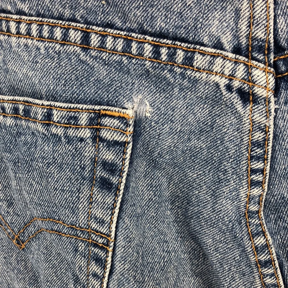 Vintage 90’s y2k Levi’s 505 Regular Fit Denim Shorts Blue Jean Size 34